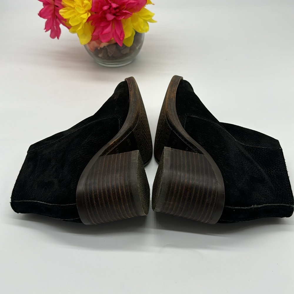 Lucky Brand Roquee Black Suede 2 zipper Ankle Bootie Size 6 BAB5897K - Picture 4 of 7